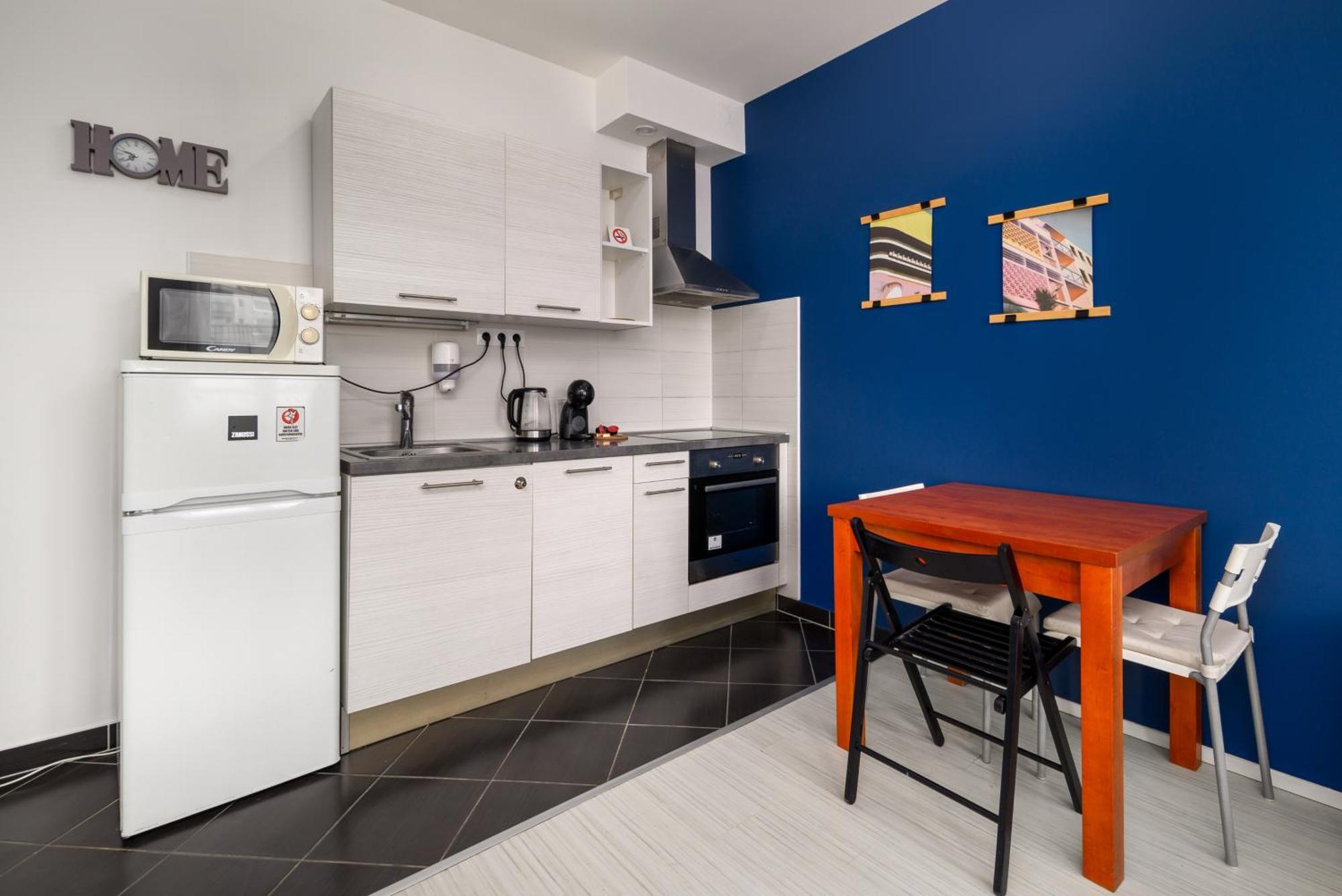 Sun Resort Residential Suite-Free Parking Garage Same Building Budapest Bagian luar foto